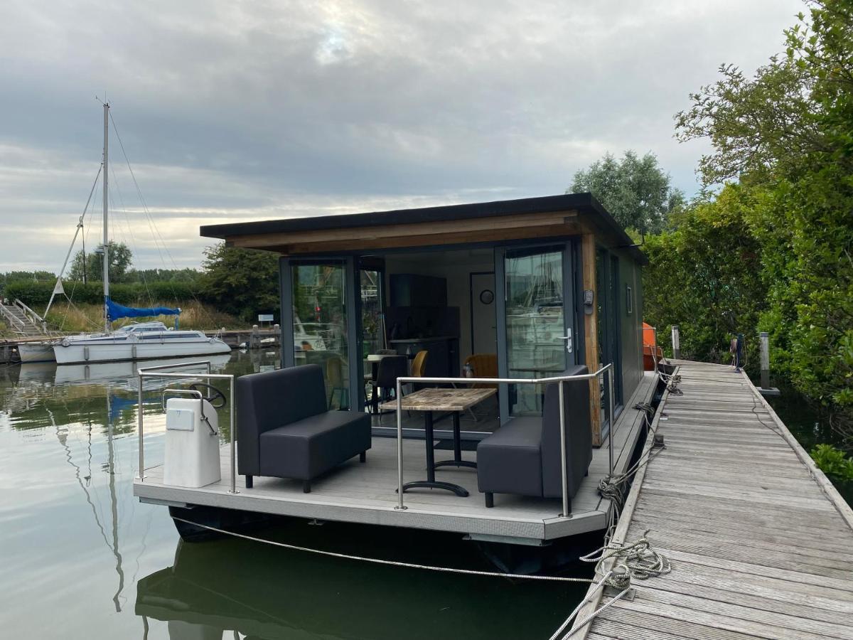 Botel Houseboat De Amstel